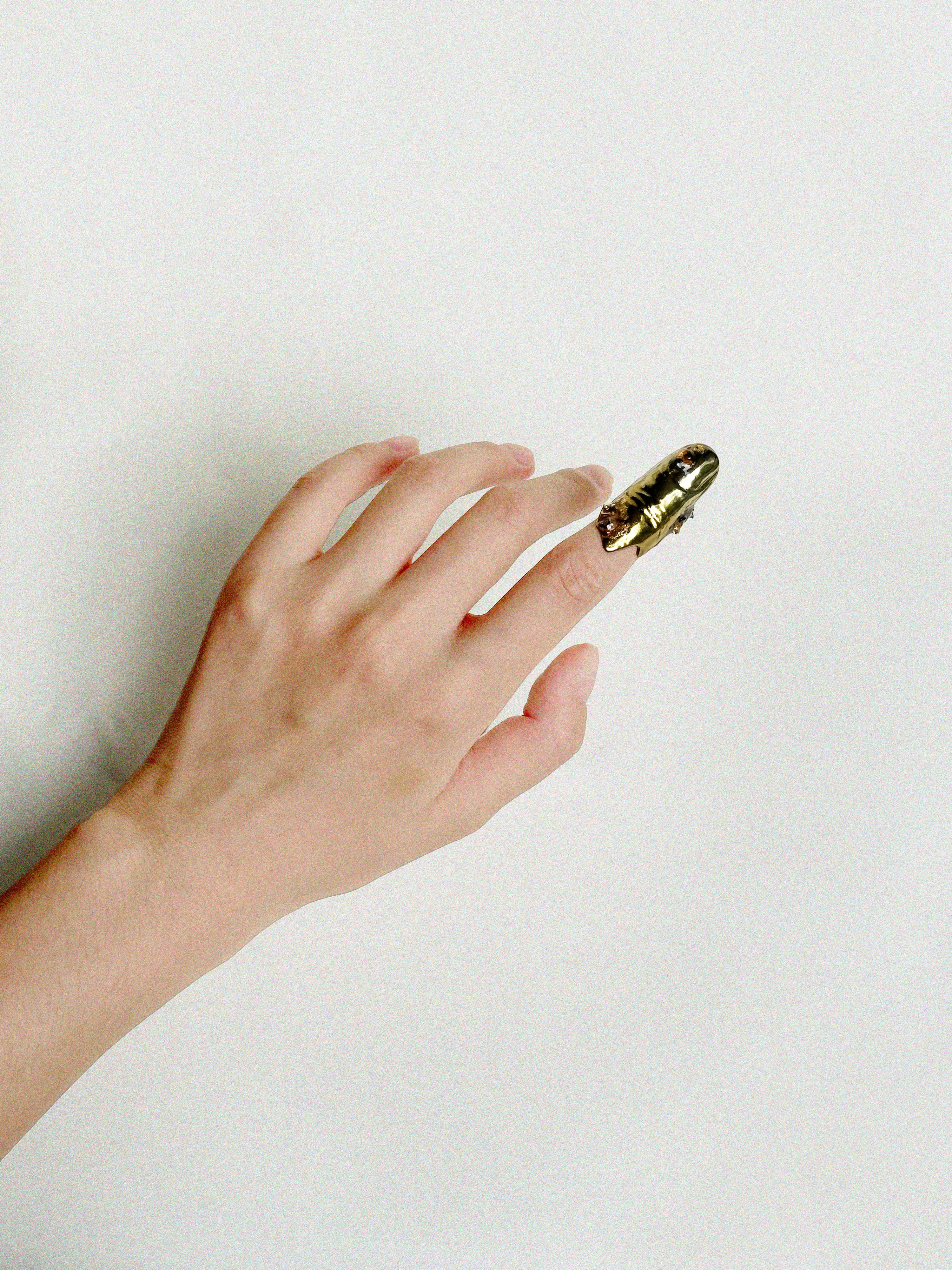 Index and ring finger